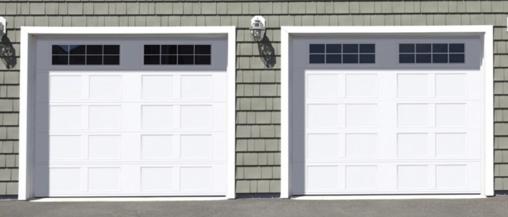 Short Panel Shaker Carriage House with Window