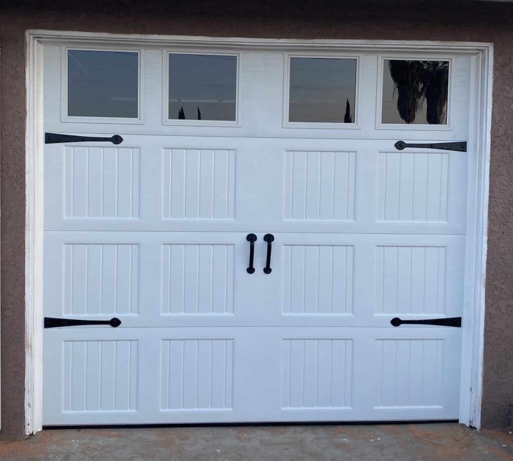 Short Panel Carriage House with Windows