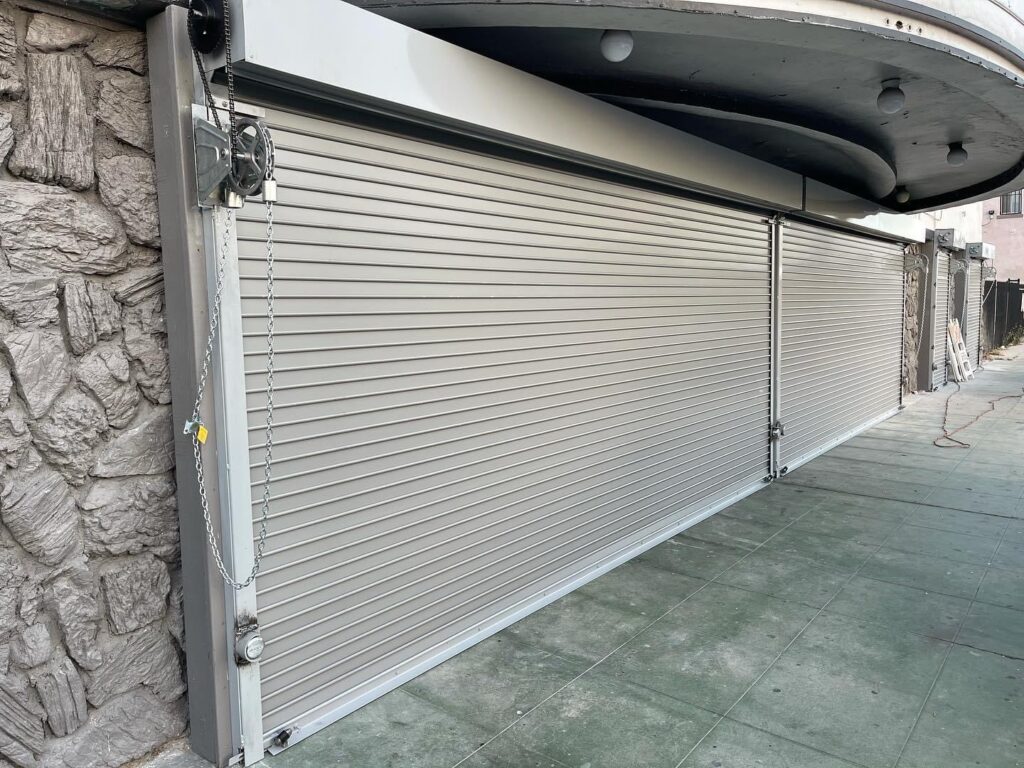 22 Gauge Gray Slat Metal Commercial Door